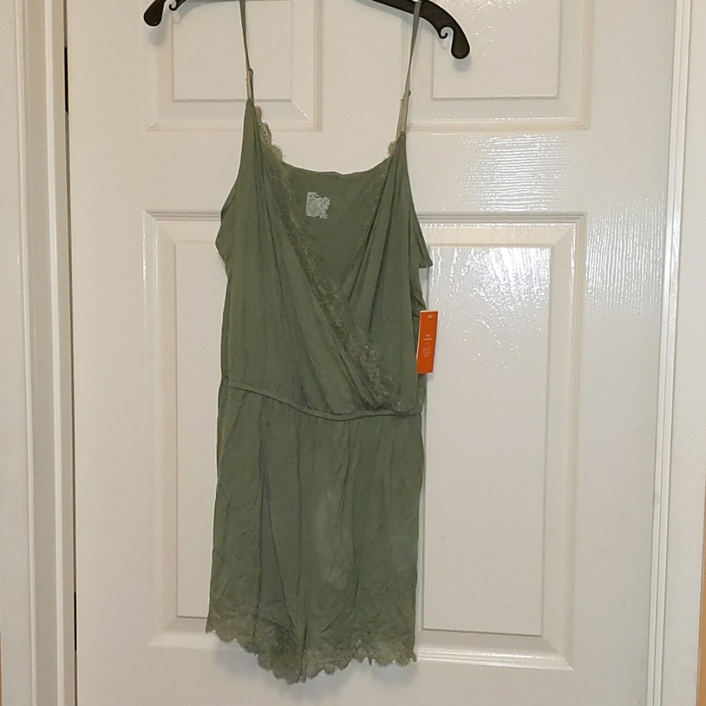 Gilligan & O'Malley cross-front romper pajama